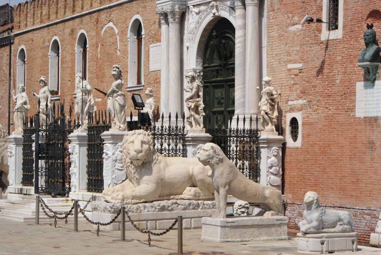 Residenza Garibaldi Apartment Venesia Bagian luar foto
